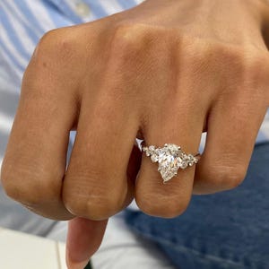 Anillo de compromiso solitario con diamante cultivado en laboratorio de talla pera, oro blanco de 14 k para mujer, excelente diamante de 1,7 ct, certificado IGI, color E, claridad VVS2.