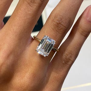 Diamond Solitaire Engagement Ring, 4.5 Ct IGI Certified E/VVS2 Emerald Cut Lab Diamond, 14k Yellow Gold Ring, SPLENDID 4 Prong Set Ring immagine 1
