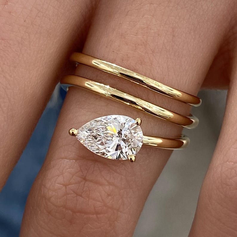 14K Yellow Gold Solitaire, Pear Diamond Engagement Ring, Certified 1ct E/VVS2 Lab Created Diamond, Proposal Ring