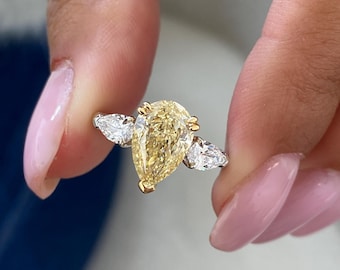 Exquisite 2.30 Ct Fancy Vivid Yellow Pear Cut VS1 Lab Created
