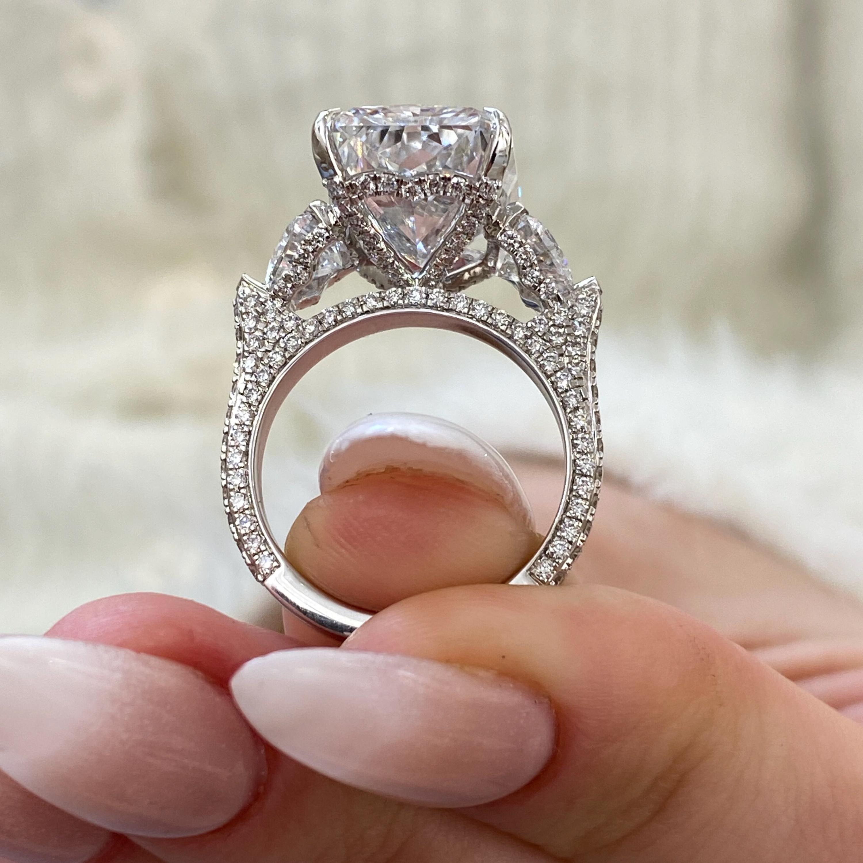 天然ダイヤモンド　リング 豪華な13.44カラットのラディアントカットダイヤモンドエンゲージ