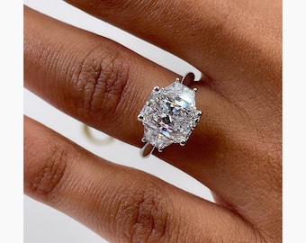 Anello Tre Pietre Con Diamanti Simulati Taglio Principessa - Argento 925 Placcato Oro Bianco