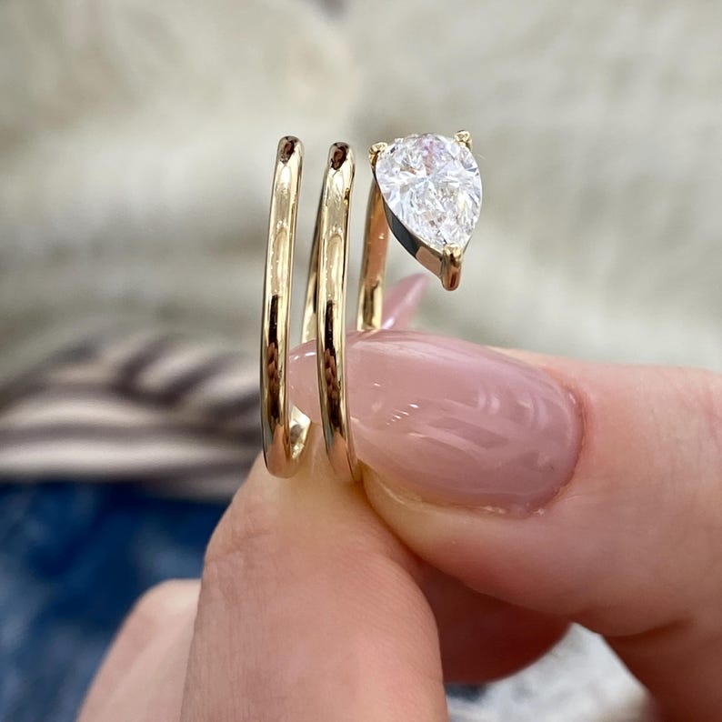 14K Yellow Gold Solitaire, Pear Diamond Engagement Ring, Certified 1ct E/VVS2 Lab Created Diamond, Proposal Ring