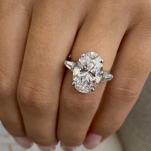 5.50 Karat Diamantring im Ovalschliff, Verlobungsring aus massivem 14 Karat Weißgold, IGI-zertifizierte E / VVS2-Klarheit, Geschenk zum Jahrestag