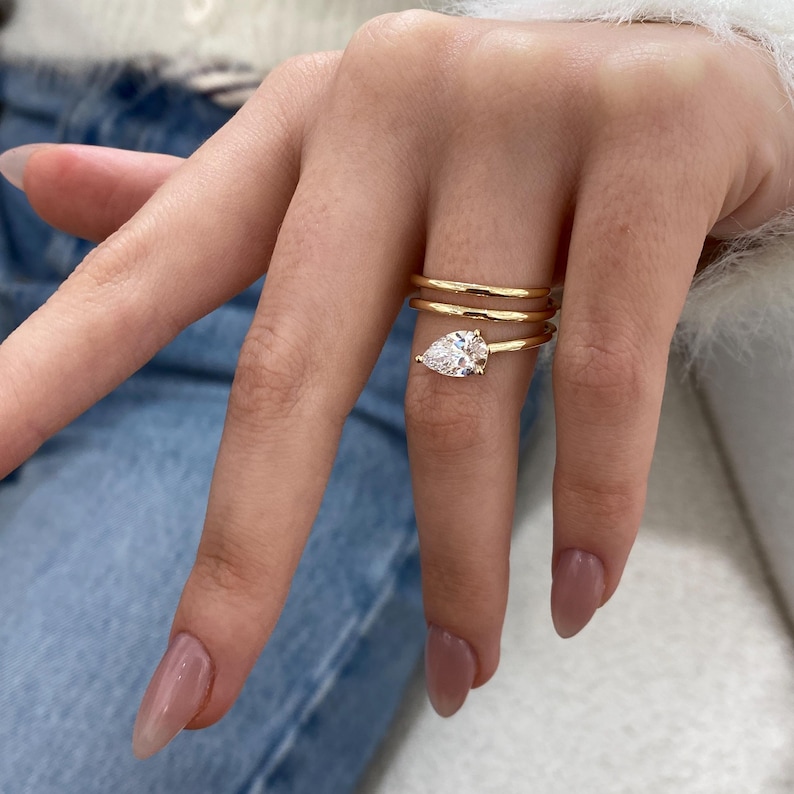 14K Yellow Gold Solitaire, Pear Diamond Engagement Ring, Certified 1ct E/VVS2 Lab Created Diamond, Proposal Ring