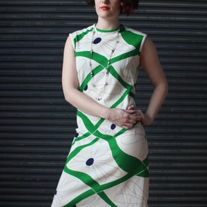 Vintage sleeveless jersey dress in green and white psychedelic floral print, 1970s image 2