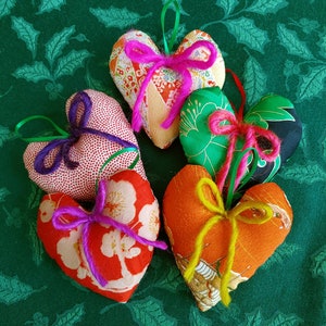 5 handmade heart-shaped Christmas ornaments - antique kimono fabrics