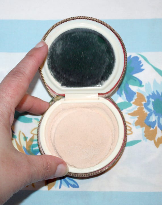 Compact, Make-up Compact, Face Powder, red embossed l… - Gem