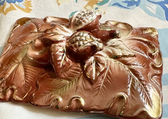 Trinket Box, Jewelry Box, Leaf Pattern Trinket box, Porcelain Trinket Box, 1940s View 6