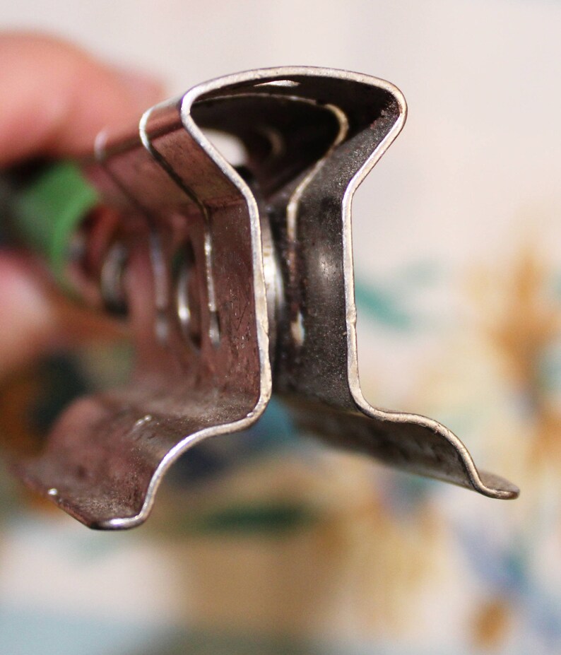Knife Sharpener, Handheld knive sharpener, Green Handle, 1930s bild 5