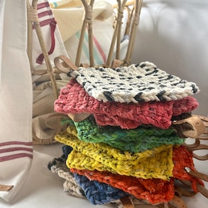 Hand Loomed Cotton Potholders – Durable, Eco-Friendly, and Vibrant Kitchen Essentials