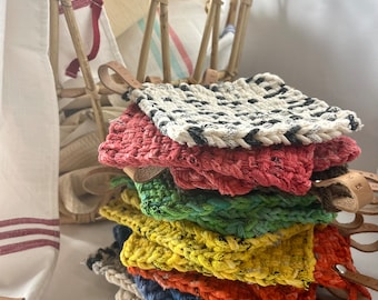Hand-Loomed Cotton Kitchen Textile with Leather Loop — Studio-Woven Heritage Potholder / Heat Pad
