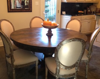 ROUND DINING TABLE