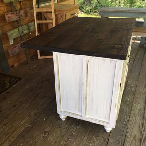 KITCHEN ISLAND image 2