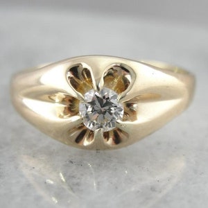 Vintage Belcher Ring In Gold And Diamond 4MH7KK