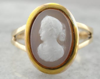 Vintage Hardstone Cameo Ring in Polished Gold Spit Shank Setting YPN3H7-N