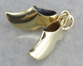 Vintage Clog Charm, Yellow Gold Charm, Shoe Charm, Layering Pendant EYKE20TQ