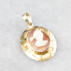 Small Mid Century Cameo Pendant, Yellow Gold Cameo, Classic Cameo, Cameo Necklace, Birthday Gift, Estate Jewelry 0F18RPAZ
