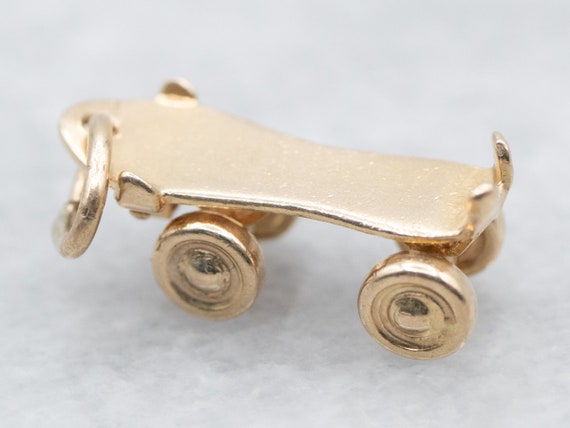 Moving Roller Skate Charm, Vintage Gold Charm, 14… - image 1