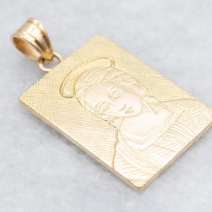 Hand-Etched 18-Karat Gold Religious Pendant, Mother Mary Pendant, Lady Madonna Pendant, Mother Mary Pendant, Virgin Mary Medallion A64316