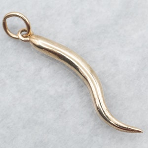 Vintage 14-Karat Yellow Gold Italian Horn Pendant, Cornicello Charm, Protection Charm, Good Luck Charm, Italian Horn Pendant A26562