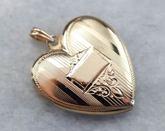 Retro Era Heart Shaped Locket, Vintage Gold Locket, Layering Pendant, Anniversary Gift, Keepsake Pendant LT5H3CKX