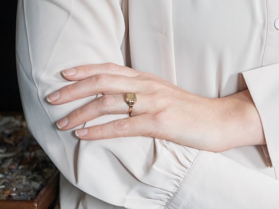 14K Yellow Gold Rectangular Signet Ring, Engravab… - image 4