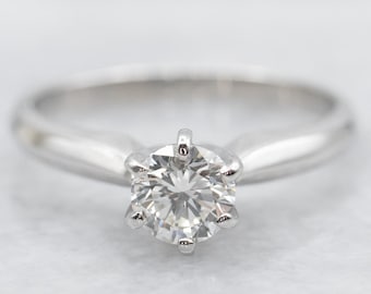 Anillo de compromiso solitario de platino con diamante, 0,48 quilates.