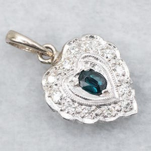 Pingente em forma de coração de safira cabochão e diamante, Pingente em forma de coração, Pingente de safira, Safira e diamante, Pingente de safira A55151