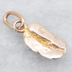 Vintage Coffee Bean Charm, Yellow Gold Charm, Coffee Pendant, Coffee Charm, Charm Necklace, Unisex Pendant, Charm Collector A43101