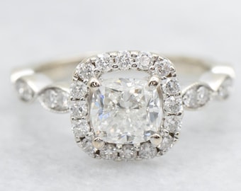 Anel de Noivado com Diamante de Lapidação Almofada de 1,06 Quilates com Halo, em Ouro Branco 14K
