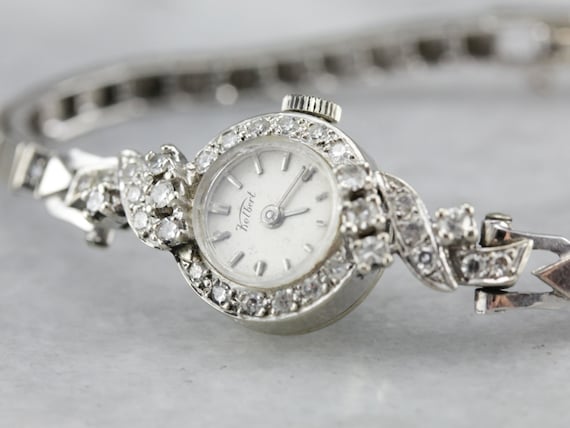 cute vintage silver watch with diamond face Vintage Minimalist Women Watch Round Face Silver Tone  main image 4