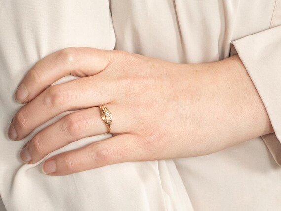 Vintage 14K Gold Diamond Sweetheart Ring, Size 6.… - image 4