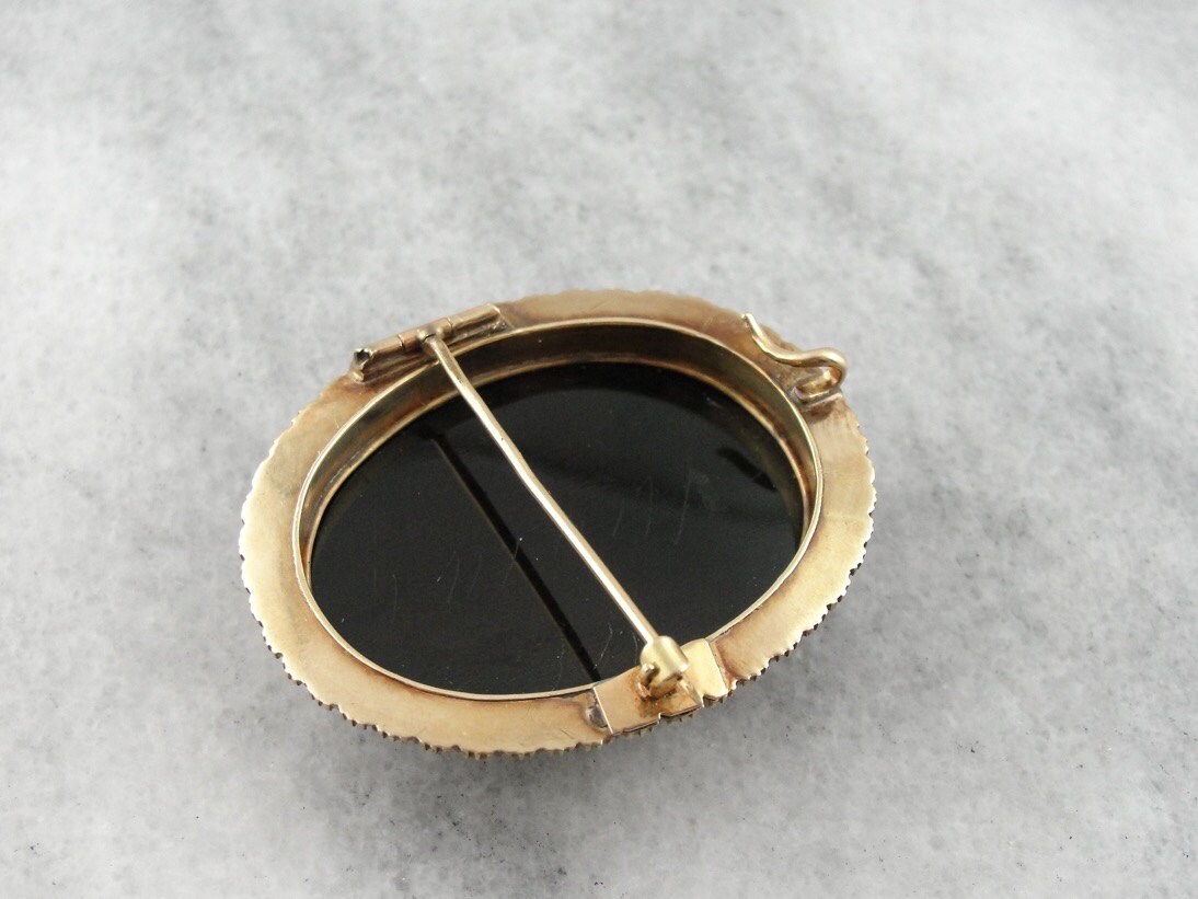 Broche Camée Ancienne - Femme Regardant à Gauche, Bakélite Sur Laiton Et Onyx