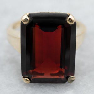 Vintage Garnet Cocktail Ring, 10K Gold Garnet Ring, Garnet Solitaire Ring, Emerald-Cut Garnet Ring, Red Stone Ring, Garnet Birthstone A19024