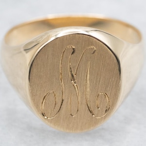 Gold &quot;M&quot; or &quot;W&quot; Engraved Signet Ring, Signet Ring, Monogram Ring, Personalized Ring, Gold Signet Ring, Engraved Ring, Oval Top Signet A59041