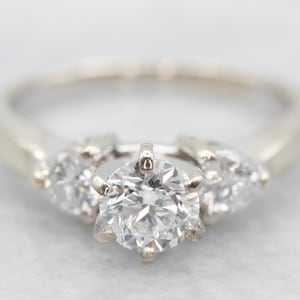 Drei Stein Diamant Verlobungsring, Klassischer Drei Diamant Ring, Diamant Verlobungsring oder Jubiläumsring, Weißgold Ring A20408