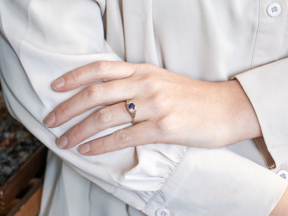 Art Deco Sapphire Solitaire Ring, White Gold Fili… - image 4