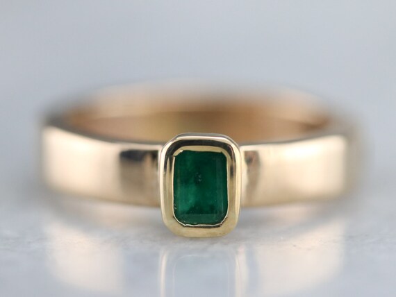 Yellow Gold Emerald Solitaire Ring, Emerald Engage