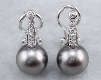 Orecchini con fantastiche perle di Tahiti con montatura in oro bianco con diamanti - Julia's Pearls Orecchini con fantastiche perle di Tahiti con montatura in oro bianco con diamanti - Julia's Pearls