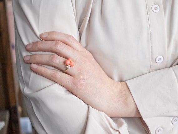 Mid Century Coral and Pearl Cocktail Ring, Yellow… - image 5