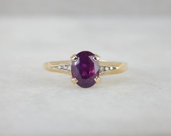 Elegant Yellow Gold Vintage Diamond and Plum Sapphire Ring, HU4F37-P