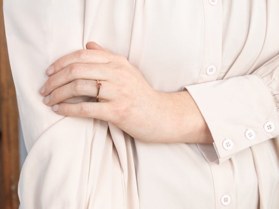 Vintage Oval Ruby Solitaire Ring, 14K Yellow Gold - image 5