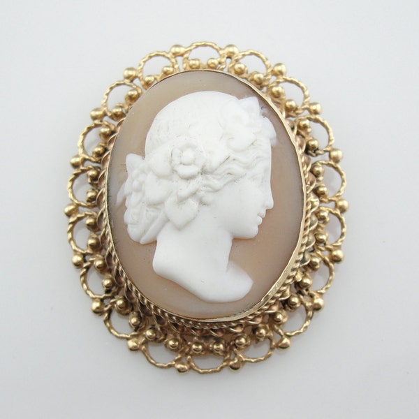 Mid Century Natural Shell Cameo in Filigree Pendant or Brooch Frame, Fine Gold 0UY7X2-N