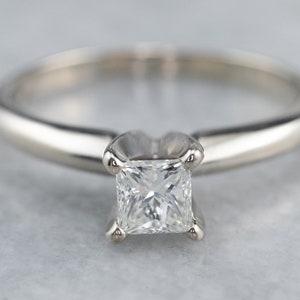 Anel de diamante com corte de princesa, anel de noivado de diamante, anel de diamante em ouro branco, anel solitário de diamante, anel de noivado moderno 4QXK50M8