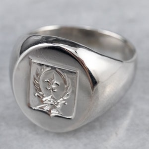 Platinum Fleur de Lis Signet Ring, Heavy Platinum Ring, Laurel Emblem Ring, Crown Emblem Ring, WC2HWVJP