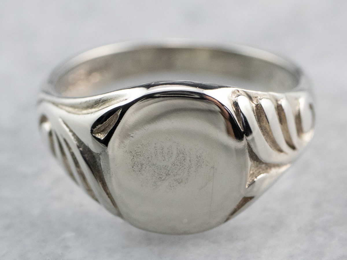Vintage White Gold Signet Ring, Pinky Ring, Women's Signet Vintage White Gold Signet Ring, Pinky Ring, Women's Signet