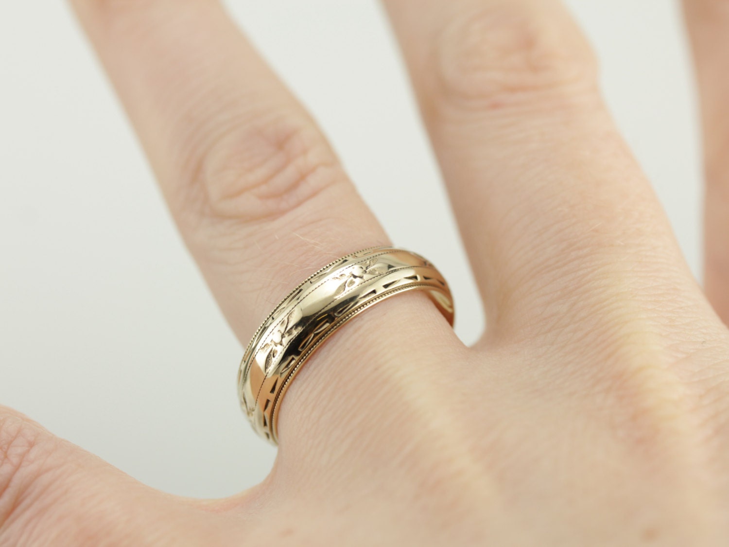 Forget Me Not Wedding Band with Geometric Accents CYWTV9-D | Etsy