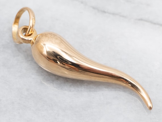 18K Gold Italian Horn Charm, Cornicello Charm, Horn Pendant 18K Gold Italian Horn Charm, Cornicello Charm, Horn Pendant
