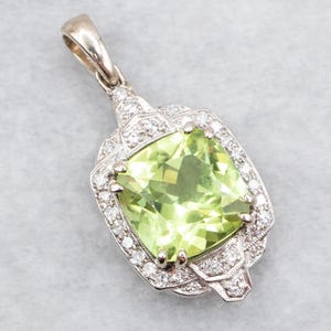 Retro Peridot and Diamond Halo Pendant, Peridot Pendant, Diamond Halo, Halo Pendant, Peridot and Diamond Pendant, White Gold Pendant A46199